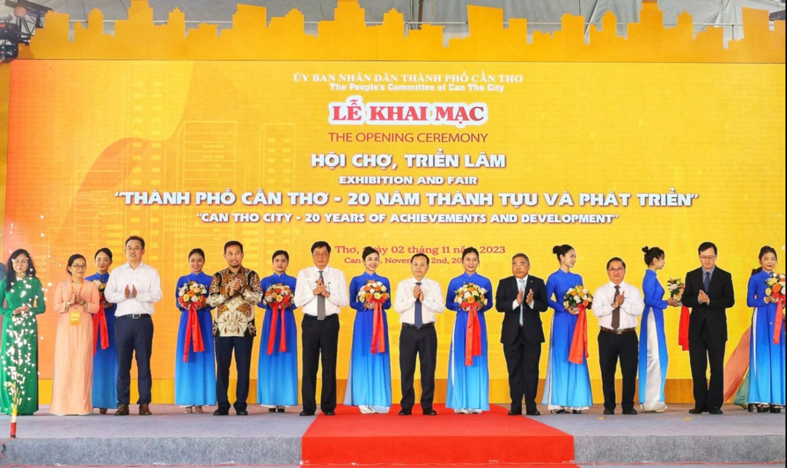 Khai mạc hội chợ, triển lãm kỷ niệm 20 năm thành phố trực thuộc Trung ương