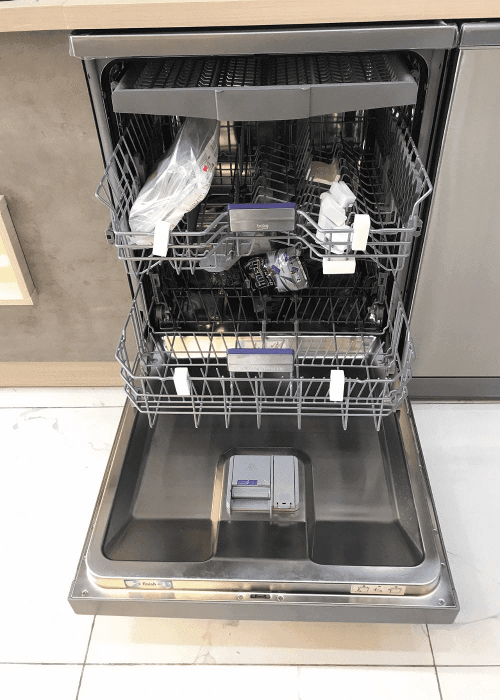 may-rua-bat-BEKO-BDFN36530XC